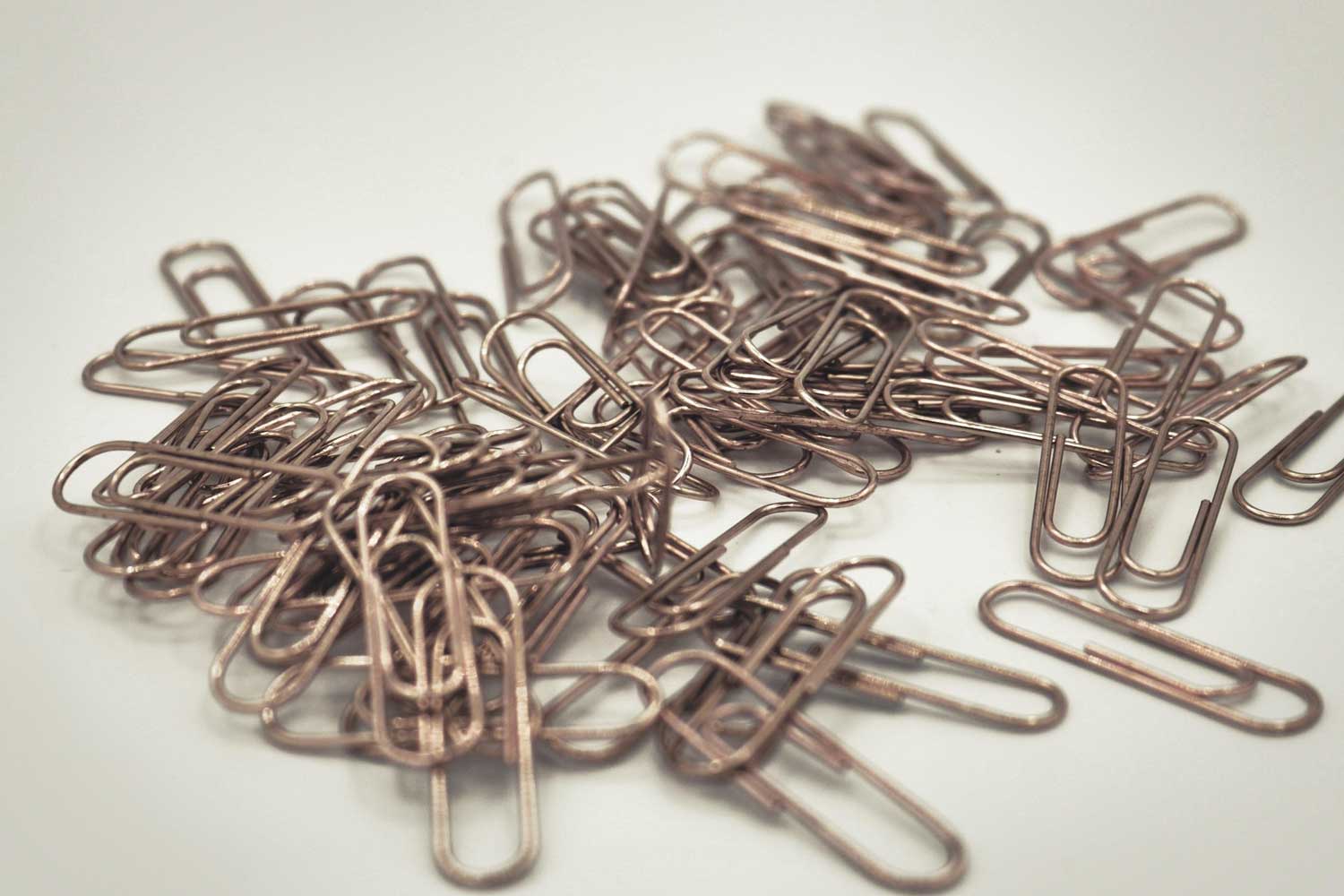 The Paperclip Maximiser: What Artificial Intelligence Might Do Without Limits